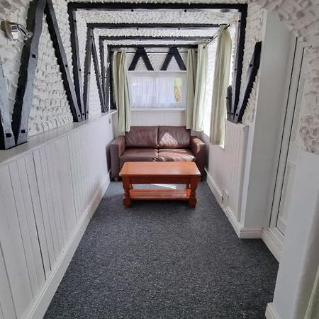 En Suite Room With Kitchen Facilities 노팅엄 외부 사진
