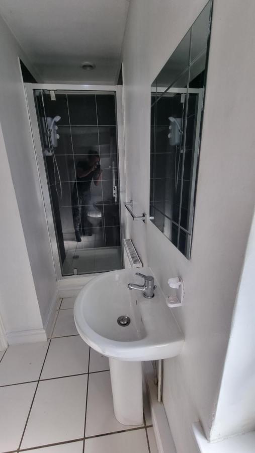 En Suite Room With Kitchen Facilities 노팅엄 외부 사진