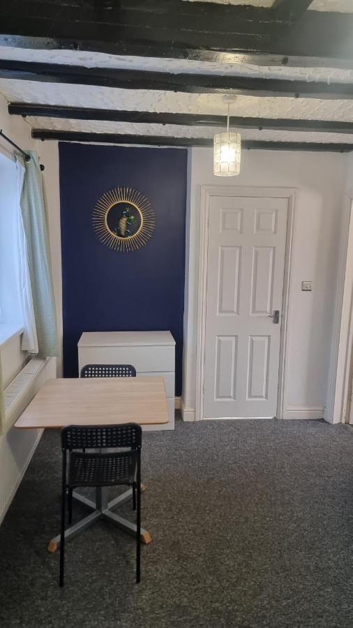 En Suite Room With Kitchen Facilities 노팅엄 외부 사진